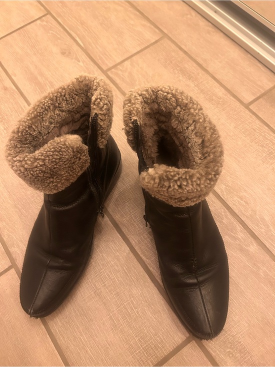 Palazzo D’oro classic Shoes - Women's Winter Black Leather Ankle Boots with Grey Shearling Trim